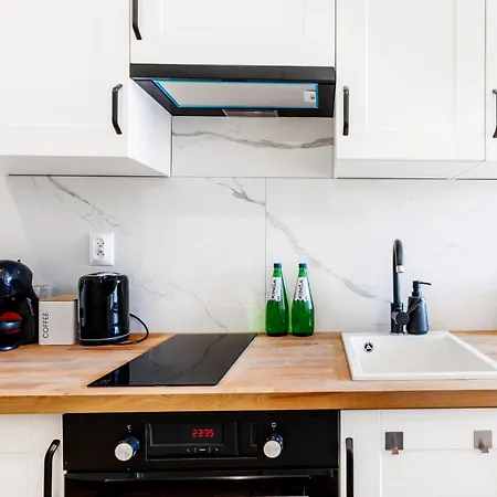 Ukiel Park 16 Przy Plazy Miejskiej - Klimatyzacja,free Parking,fv Apartment *