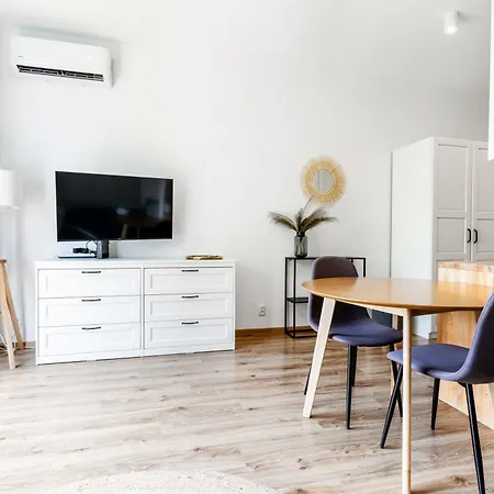 Ukiel Park 16 Przy Plazy Miejskiej - Klimatyzacja,free Parking,fv Apartment *